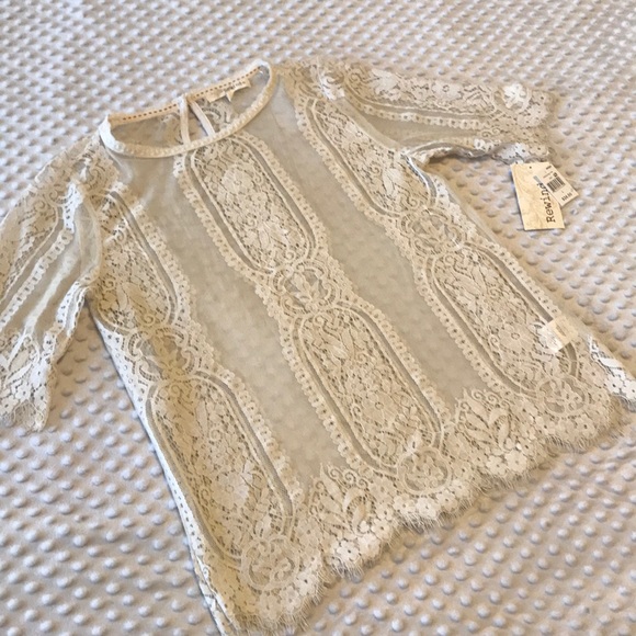 ⭐️❤️ Lace Top ❤️⭐️ - Picture 1 of 3